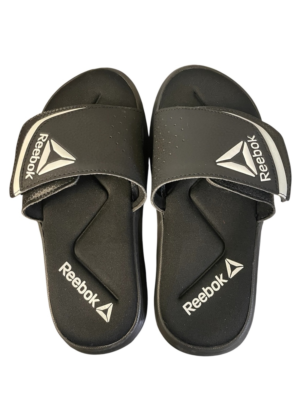 NWOT Reebok Delta Flow Black / White Slide Sandals Size Womens 6